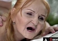 Big-Cock Pounds Big-Butt Grannys Old Pussy in Massage Facial