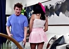 Roxie Sinners Twerking Assistant Takes Anal and Blowjob